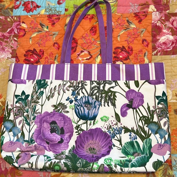 Estee Lauder Handbags - 🧹 CLEARANCE |  Estée Lauder Floral Canvas Tote Bag - Large